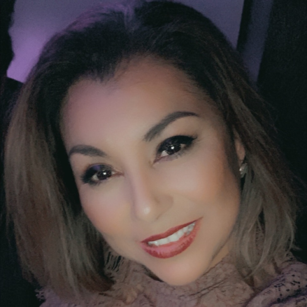 Meet your Posher, Mariela